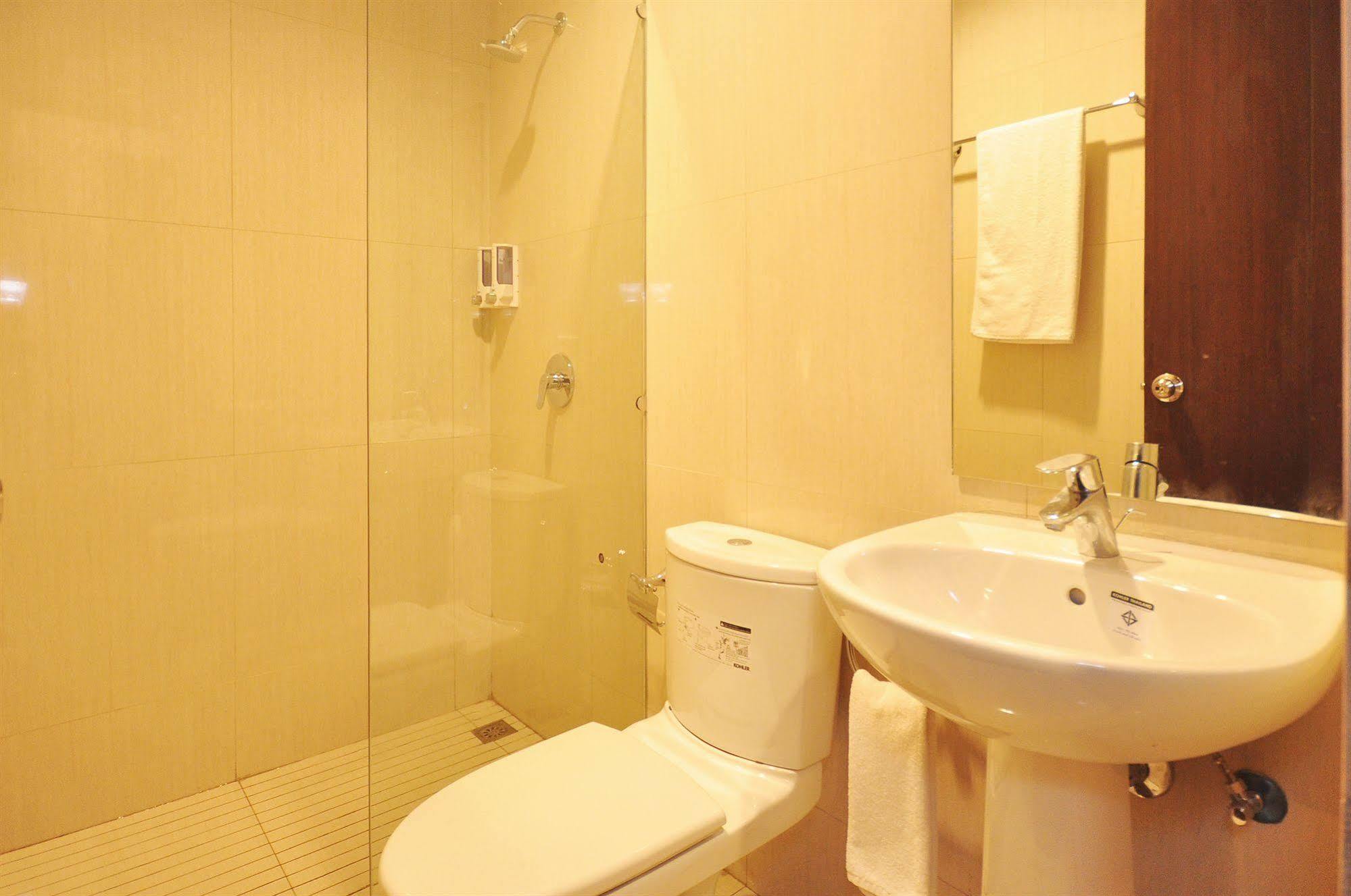 Sunwood Hotel Arianz Матарам Екстериор снимка